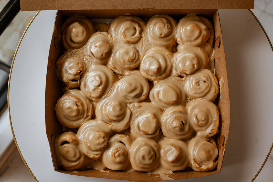 Amish Cinnamon Rolls- Party Pack